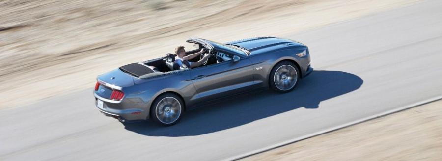  Ford Mustang GT Convertible 2014 года  (фото 2 из 26)